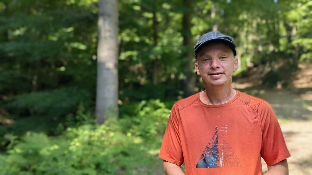 Uczestnicy wyprawy zdobywający szczyt Baraniej Góry