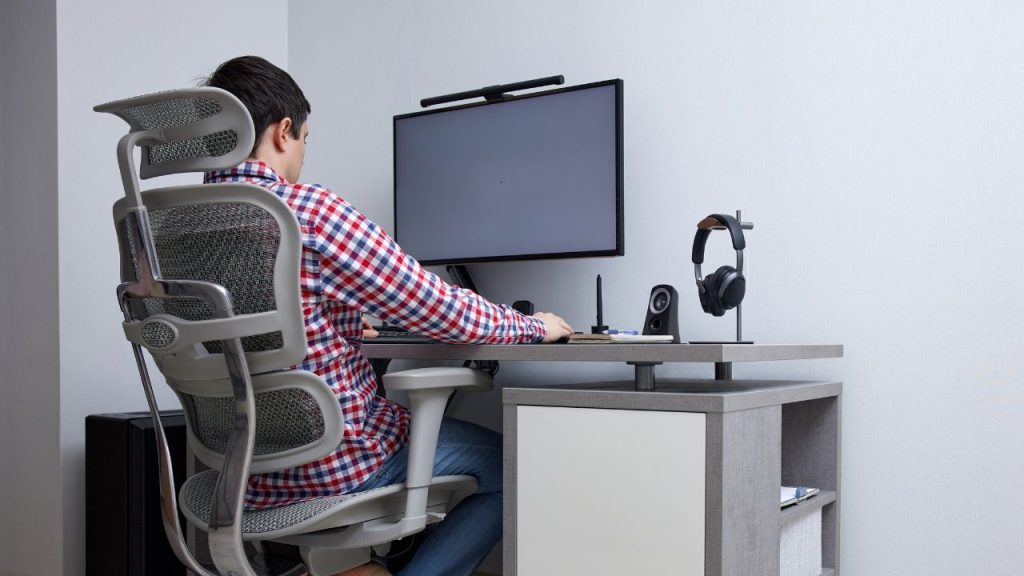Ergonomiczne stanowisko pracy przy komputerze